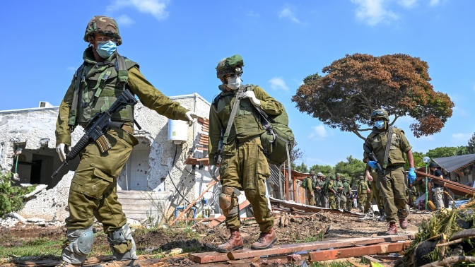Israeli soldiers in a Gaza town