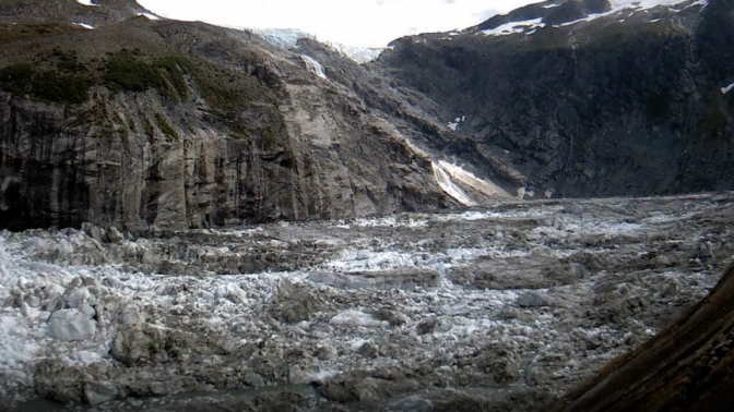 Footage of the glacial laker near Mendenhall Glacier just before the record glacial lake outburst.